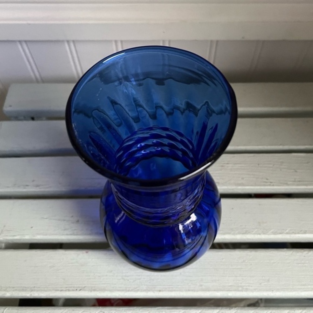 Vintage Cobalt Blue Anchor Hocking Ribbed Vase - Picture 7 of 8